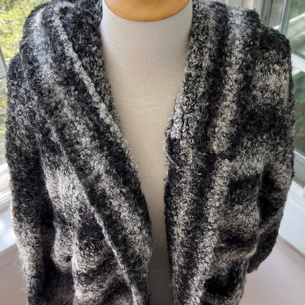 FRENCH CONNECTION alpaca blend boucle cozy hooded cardigan with pockets - Picture 3 of 9